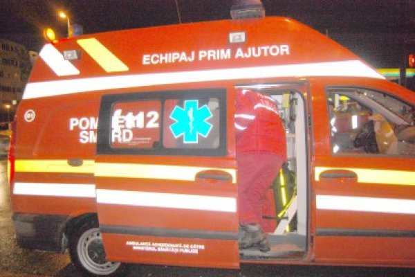 Accidentele rutiere se ţin lanţ la Constanţa: un autoturism s-a răsturnat la 2 Mai